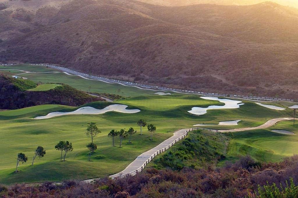 El Casa Blanca - Golf Resort In לה קאלה דה מיחאס מראה חיצוני תמונה